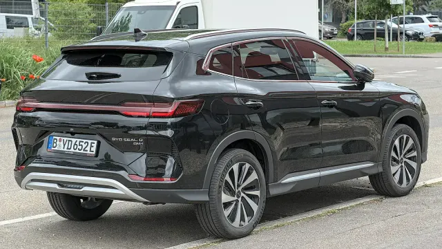 BYD Seal U DM-i en vista exterior