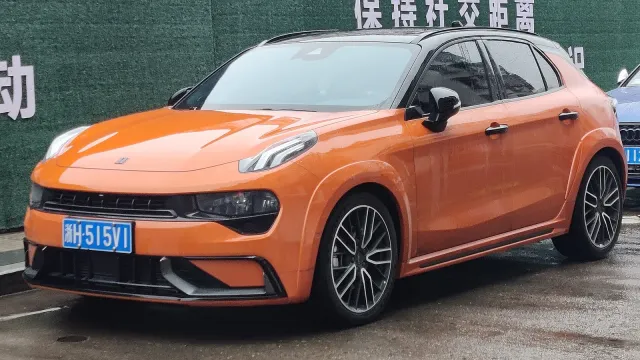 Lynk & Co 02 en vista exterior